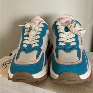 Platform lug trainer wedge Teal and Pink Sneakers Blow Fish Size 8.5